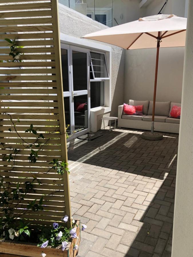 Villa Watsonia Bloubergstrand Exterior photo